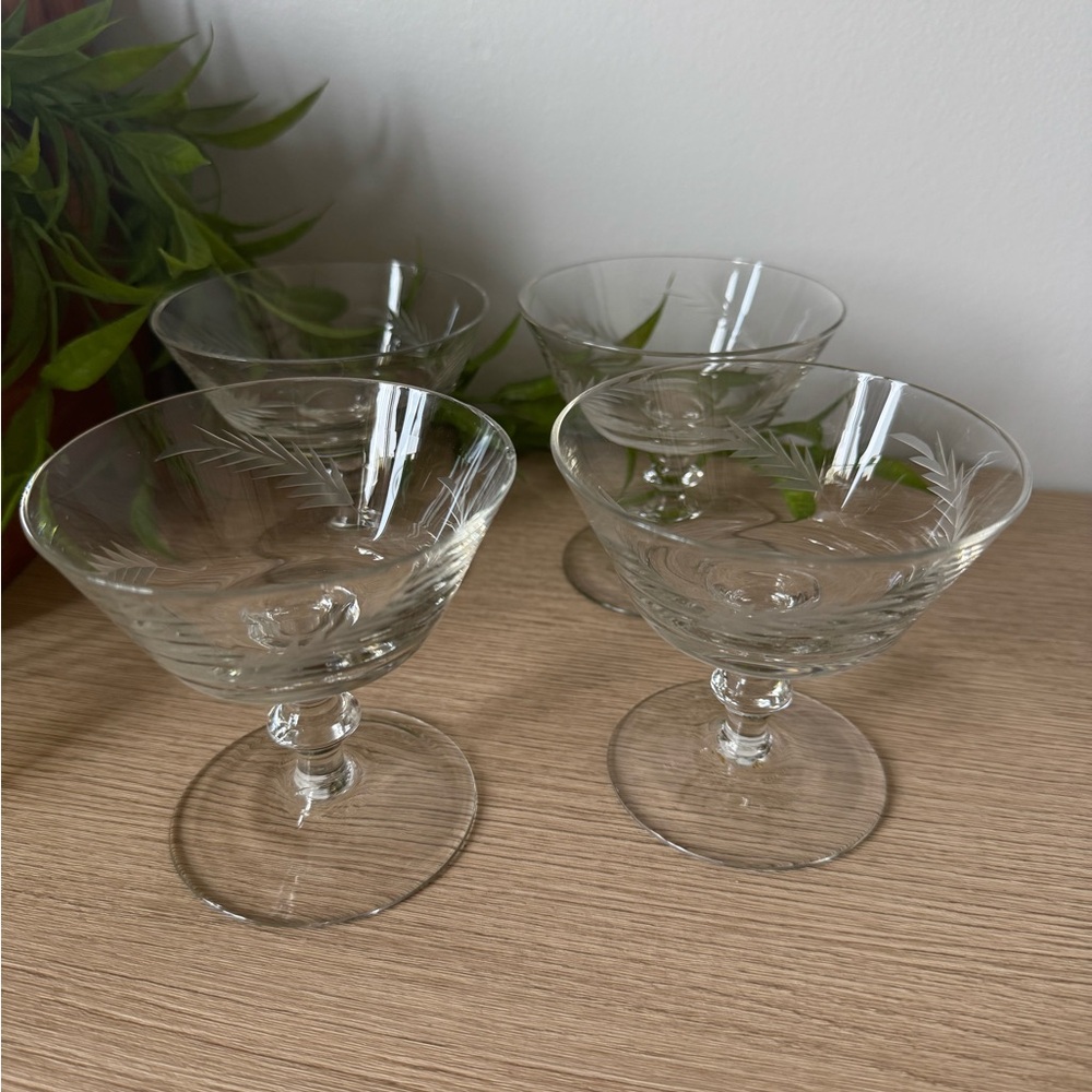 Elegant Clear Champagne/Sherbert Glasses